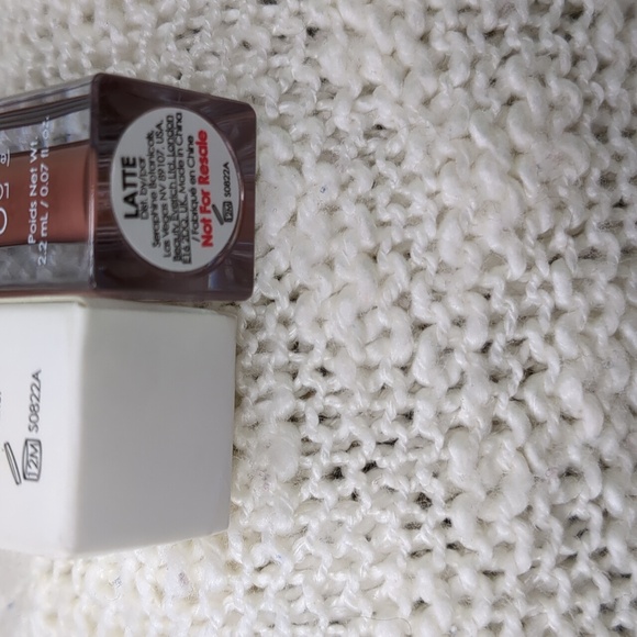 Seraphine Botanicals Cherimoya + Fig Lip Stain in Latte, 2.2ml/0.07fl oz - Picture 8 of 9